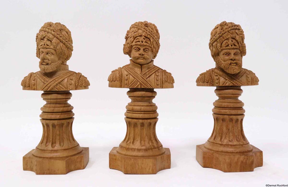 DK Bust Chess Set