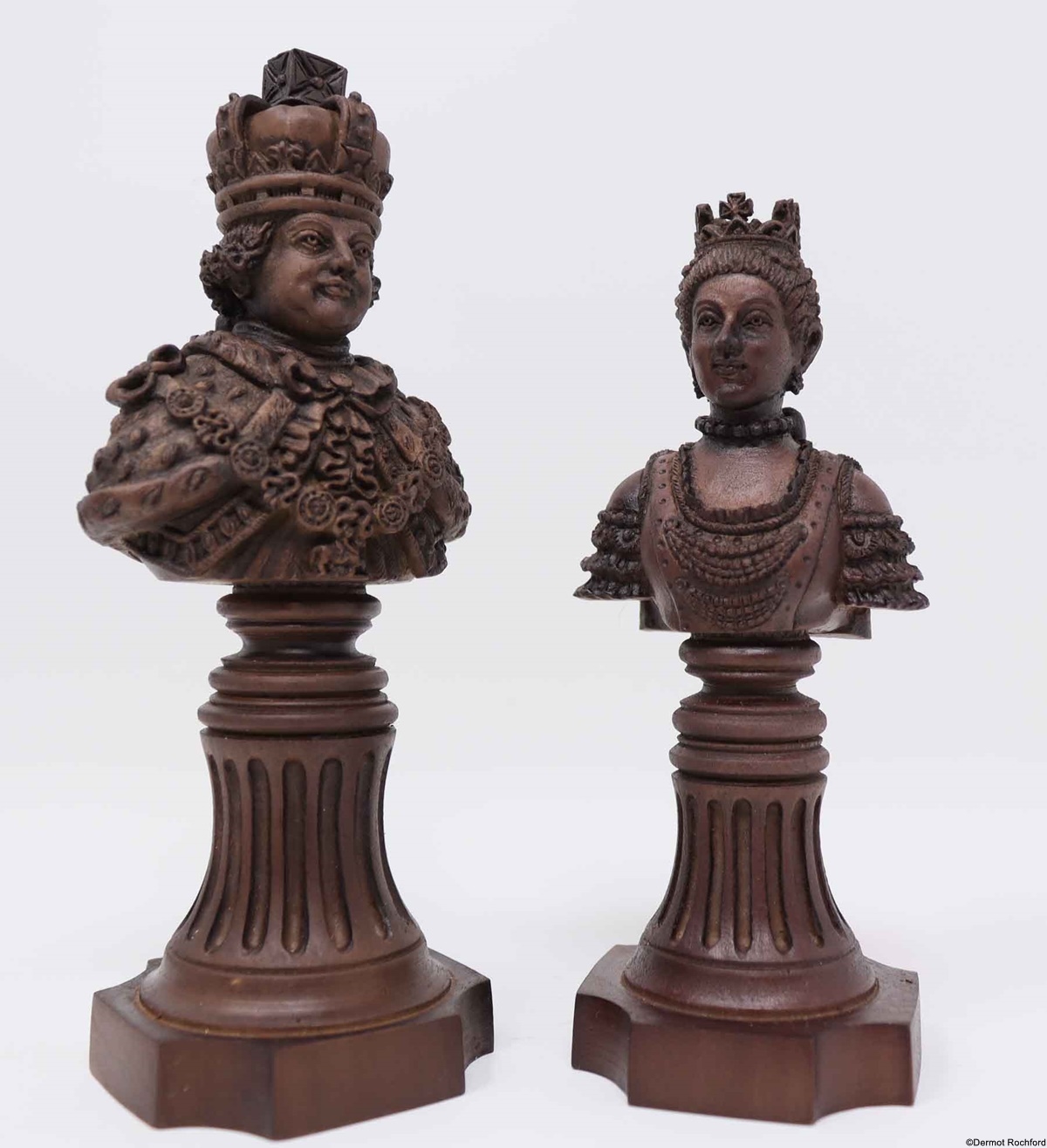 DK Bust Chess Set