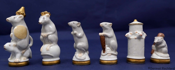 Ernst Bohne Söhne Rudolstadt porcelain mouse chess set