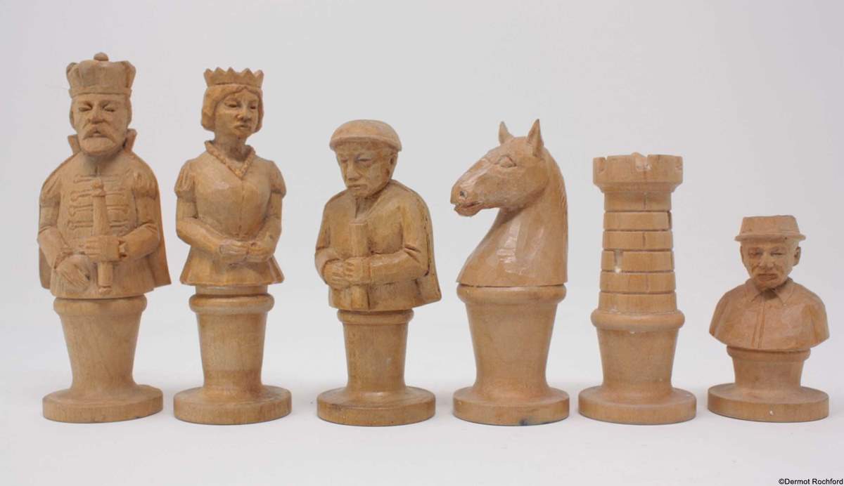 Bust Swiss hand carved wood chess set